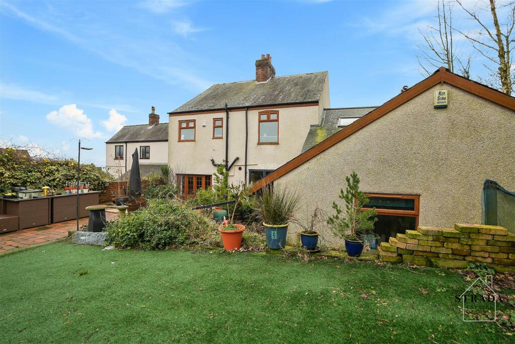 4 bedroom semidetached house for sale in Main Road, Marsh Lane