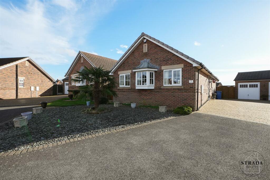 3 bedroom detached bungalow for sale in Cotterhill Lane, Brimington