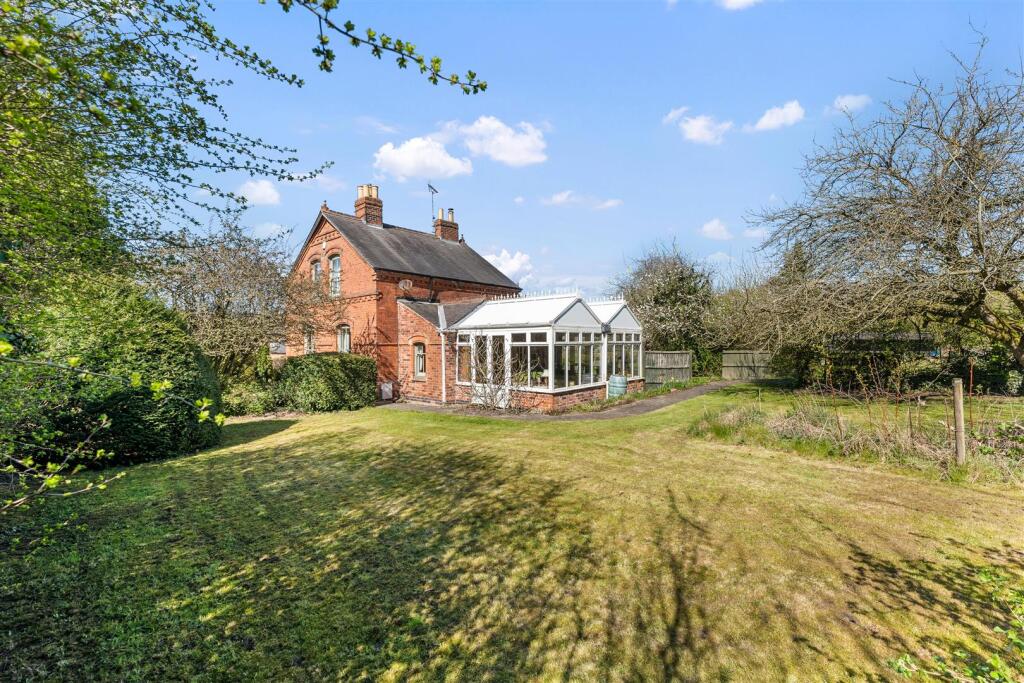 Main image of property: Smithy moor-Ashover road, Stretton, Alfreton