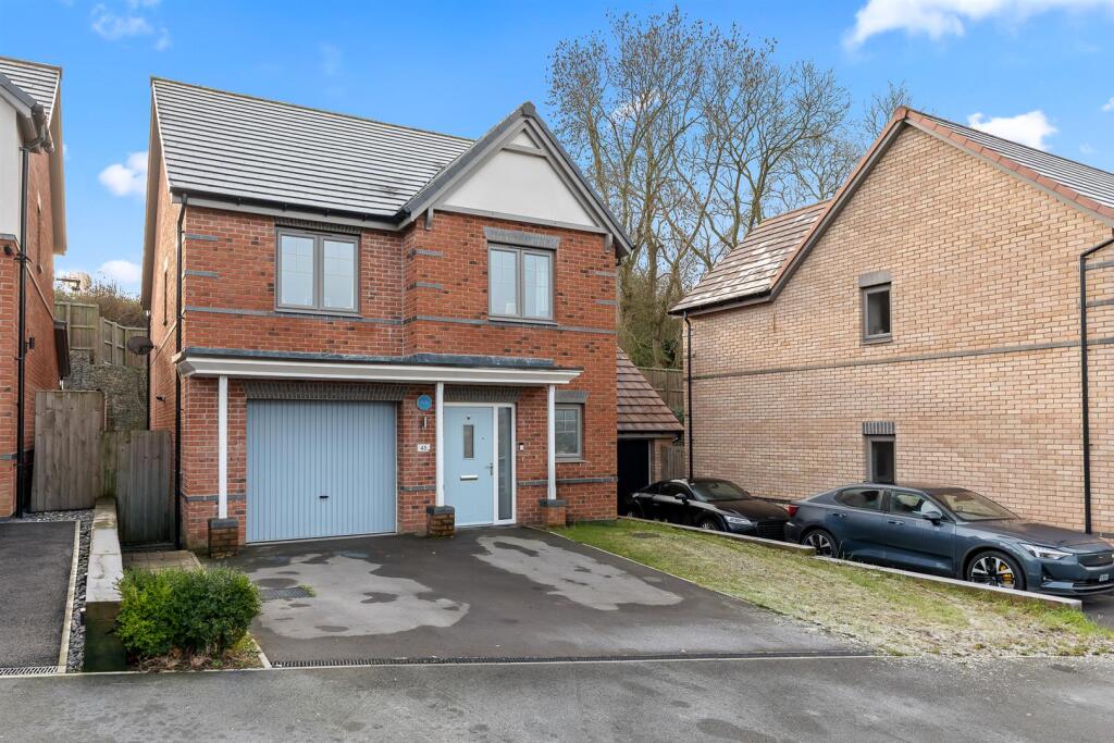 Main image of property: Cranleigh Road, Woodthorpe, Mastin Moor, Chesterfield