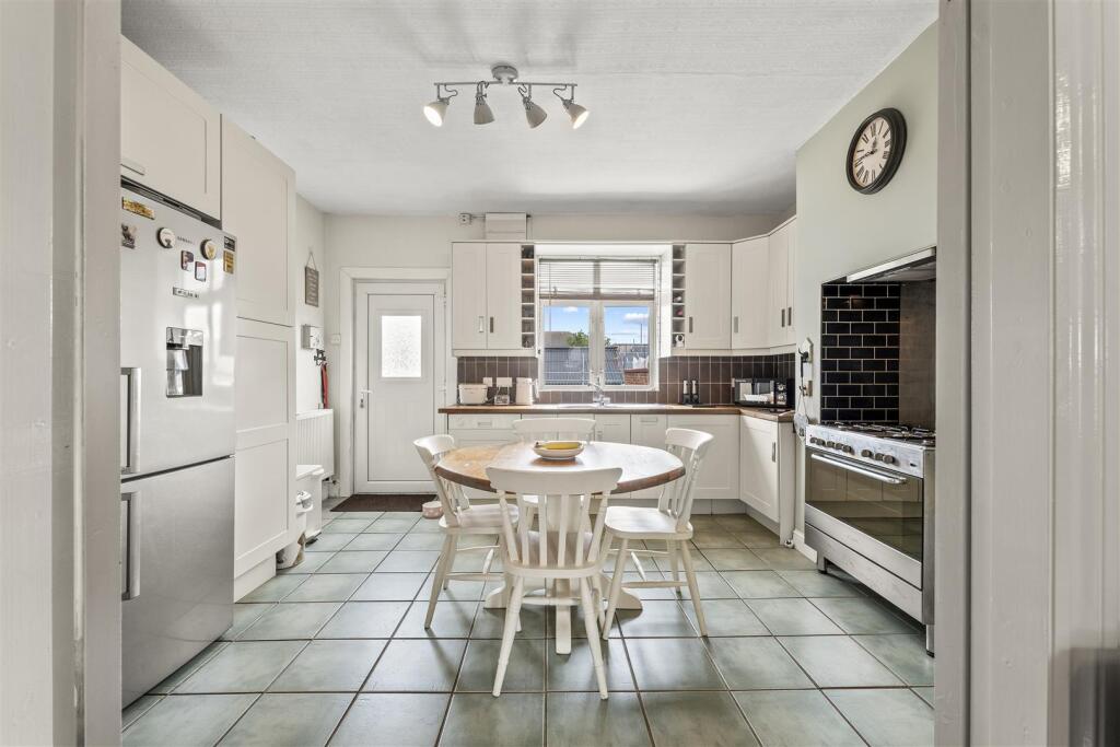 Main image of property: Boythorpe Avenue, Boythorpe, Chesterfield