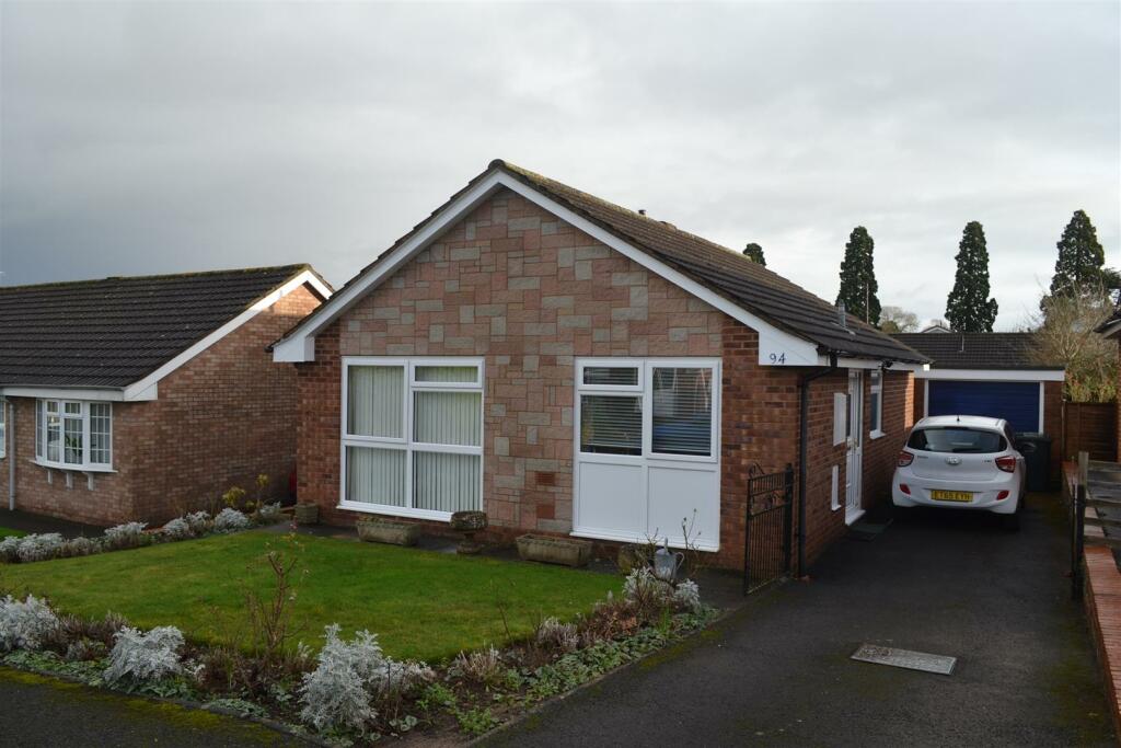 2 bedroom detached bungalow for sale in Buckfield Road, Leominster, HR6