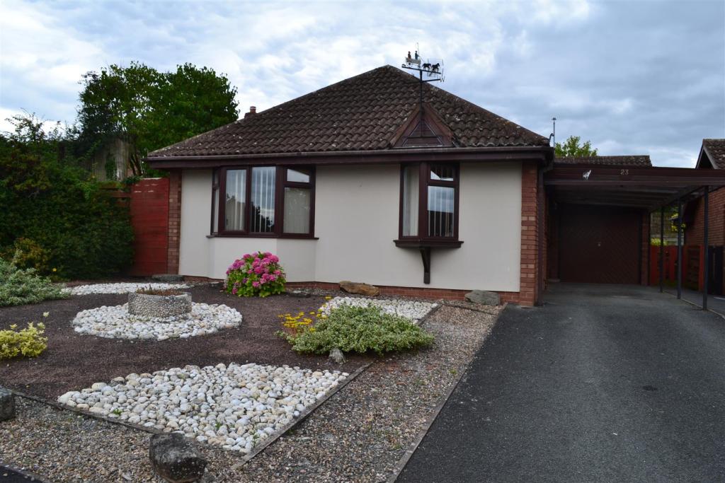 2 bedroom detached bungalow for sale in Marlow Road, Leominster, HR6