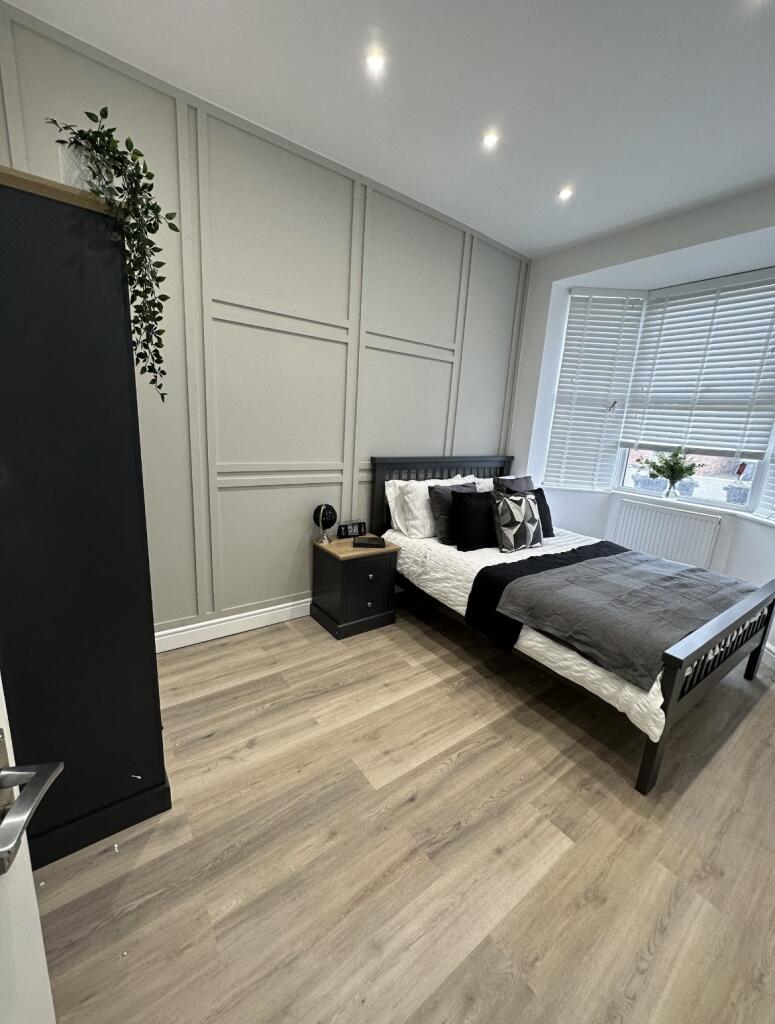 Main image of property: Park Road, Bedworth, CV12 8LF