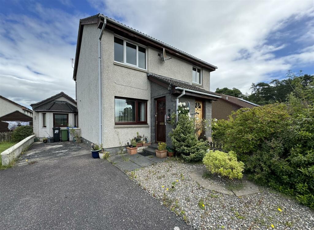 3 bedroom flat for sale in 151 Ardness Place, Inverness, IV2