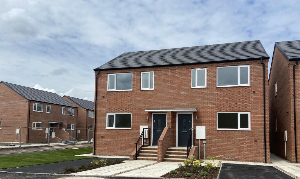 3 bedroom semidetached house for sale in Dovecote Lane, Nottingham