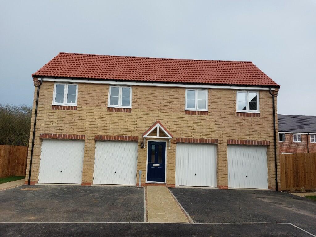 2 bedroom coach house for sale in Station Road, DN21