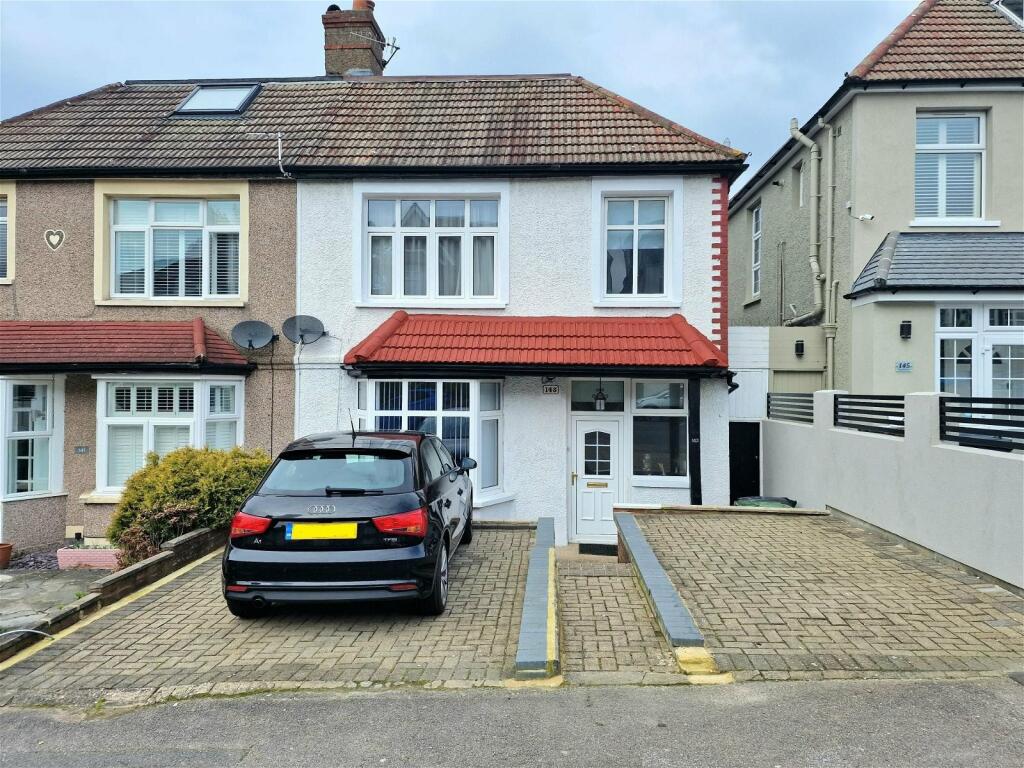 3 bedroom semidetached house for sale in Bellingham Road, London, SE6