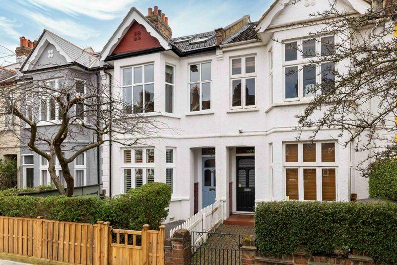 5 bedroom terraced house for sale in Aycliffe Road W12