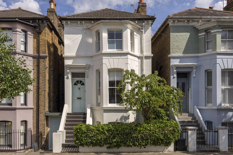 Main image of property: Starfield Road W12