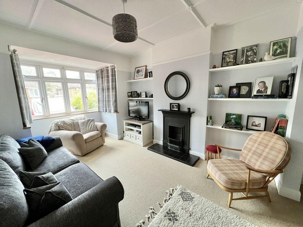 4 bedroom semidetached house for sale in Jubilee Road, Mytchett, GU16
