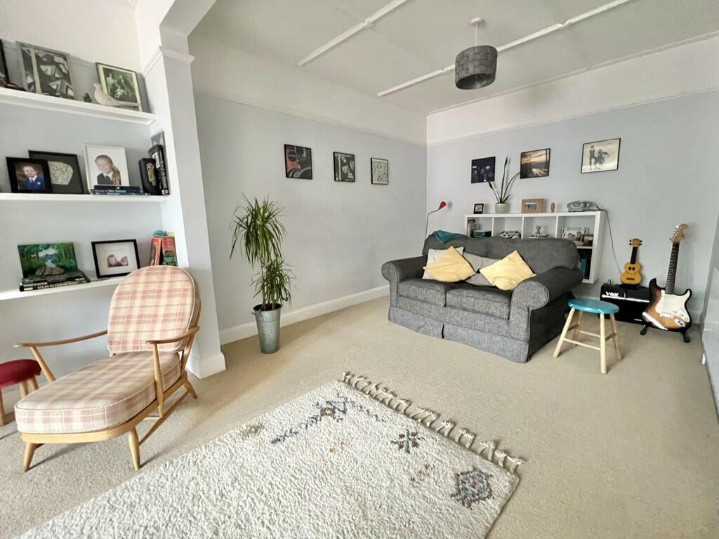 4 bedroom semidetached house for sale in Jubilee Road, Mytchett, GU16