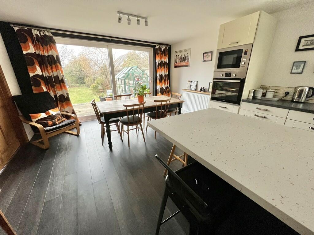 4 bedroom semidetached house for sale in Jubilee Road, Mytchett, GU16