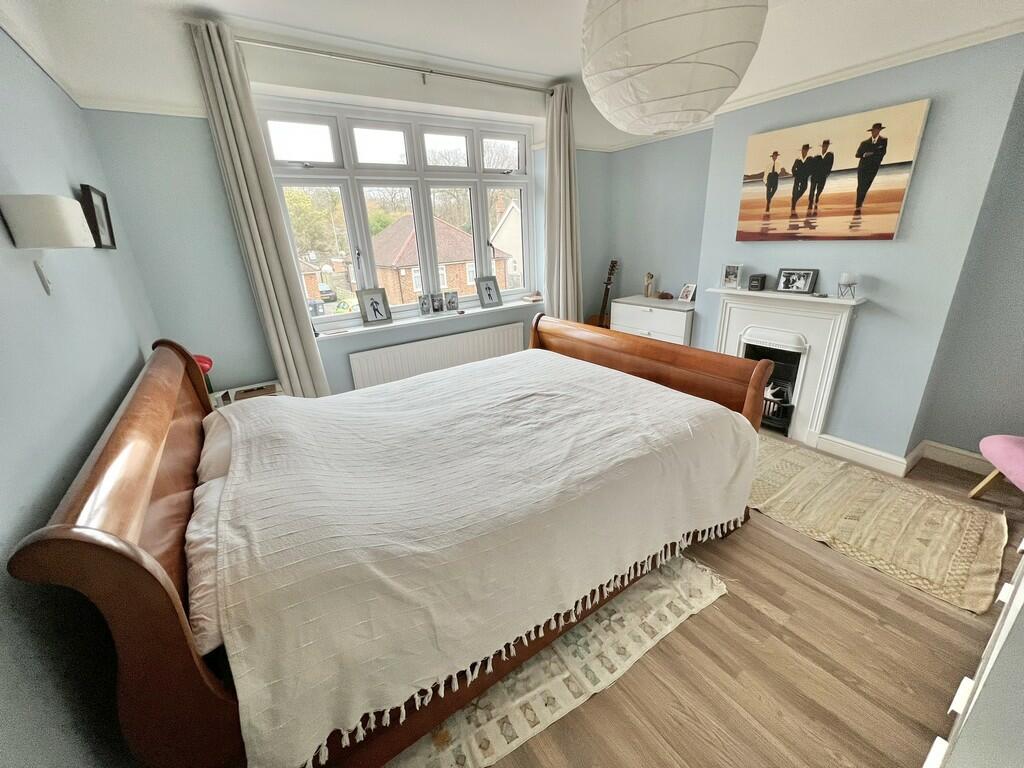 4 bedroom semidetached house for sale in Jubilee Road, Mytchett, GU16