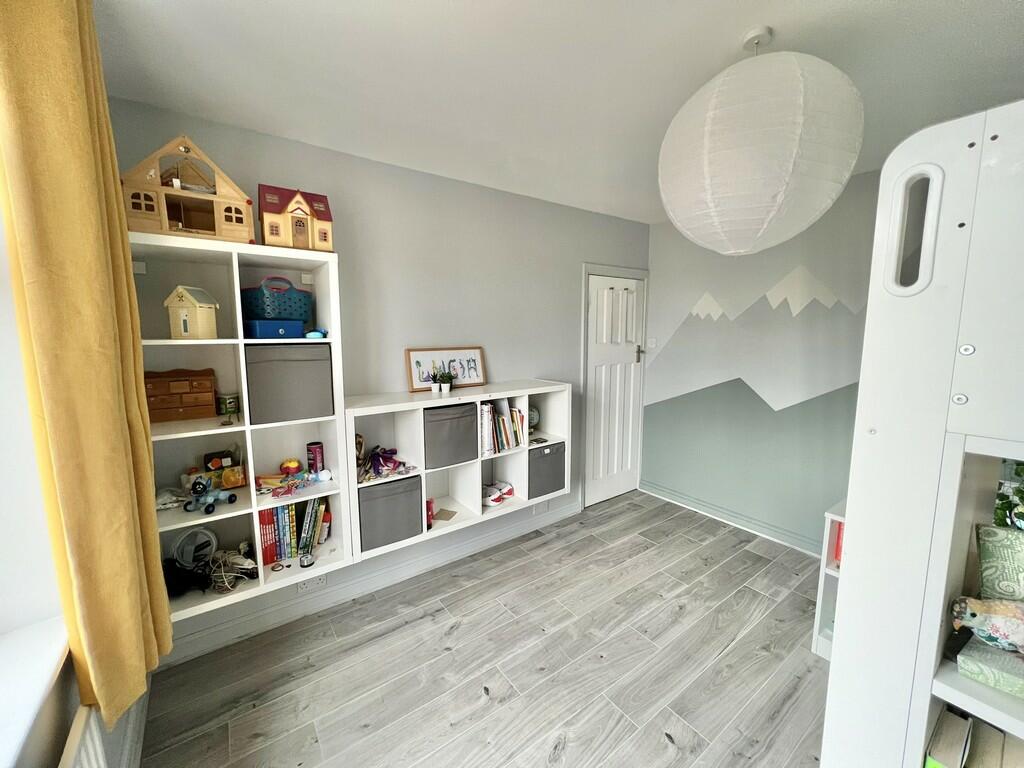 4 bedroom semidetached house for sale in Jubilee Road, Mytchett, GU16