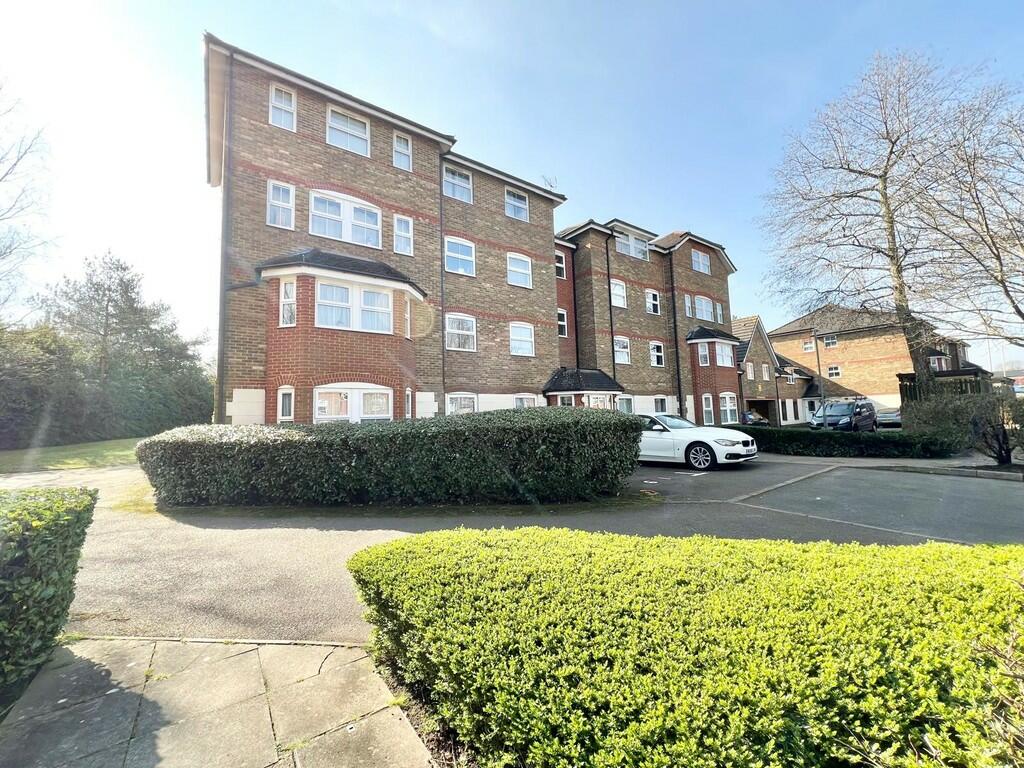 2 bedroom apartment for sale in Wingate Court, Aldershot, GU11