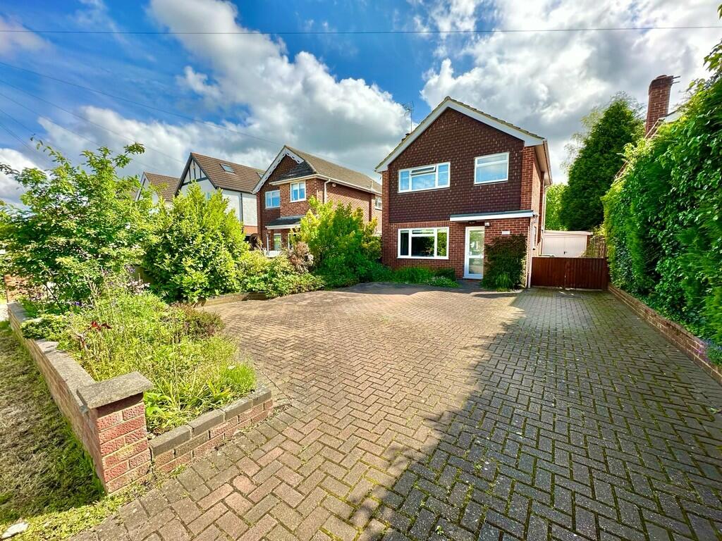 4 bedroom detached house for sale in Mytchett Road, Mytchett, Camberley