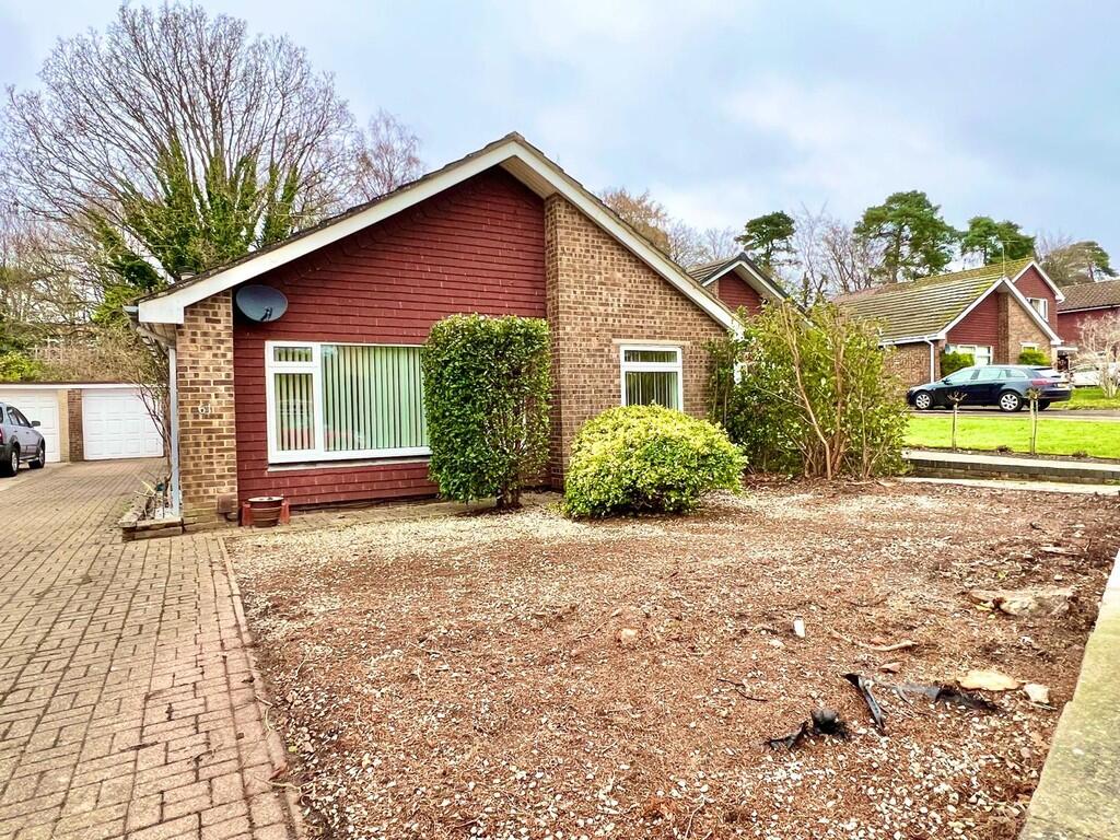 Main image of property: Alphington Avenue ,Surrey GU16 8LY