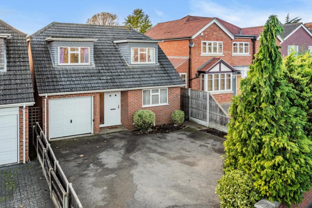 4 bedroom detached house for sale in Laleham Road, StainesuponThames