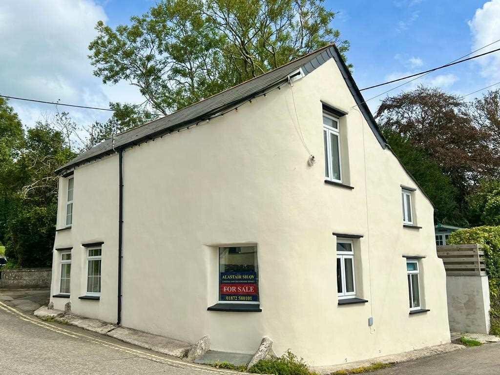 4 bedroom detached house for sale in Tregony Cornwall TR2