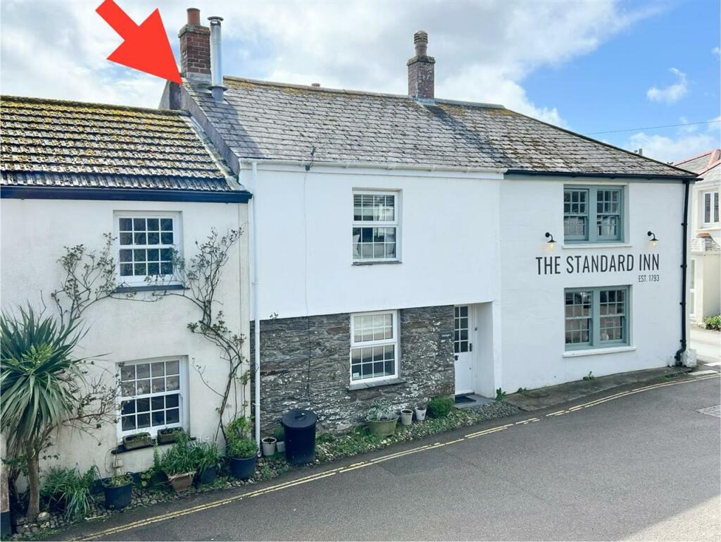 2 bedroom property for sale in Gerrans, Cornwall. TR2