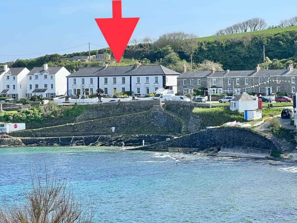 4 bedroom property for sale in The Lugger, Portscatho, Cornwall. TR2