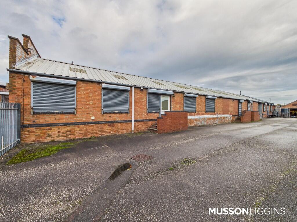 Main image of property: 110 Worrall Avenue/4a Catton Road, Nottingham, Nottinghamshire, NG5