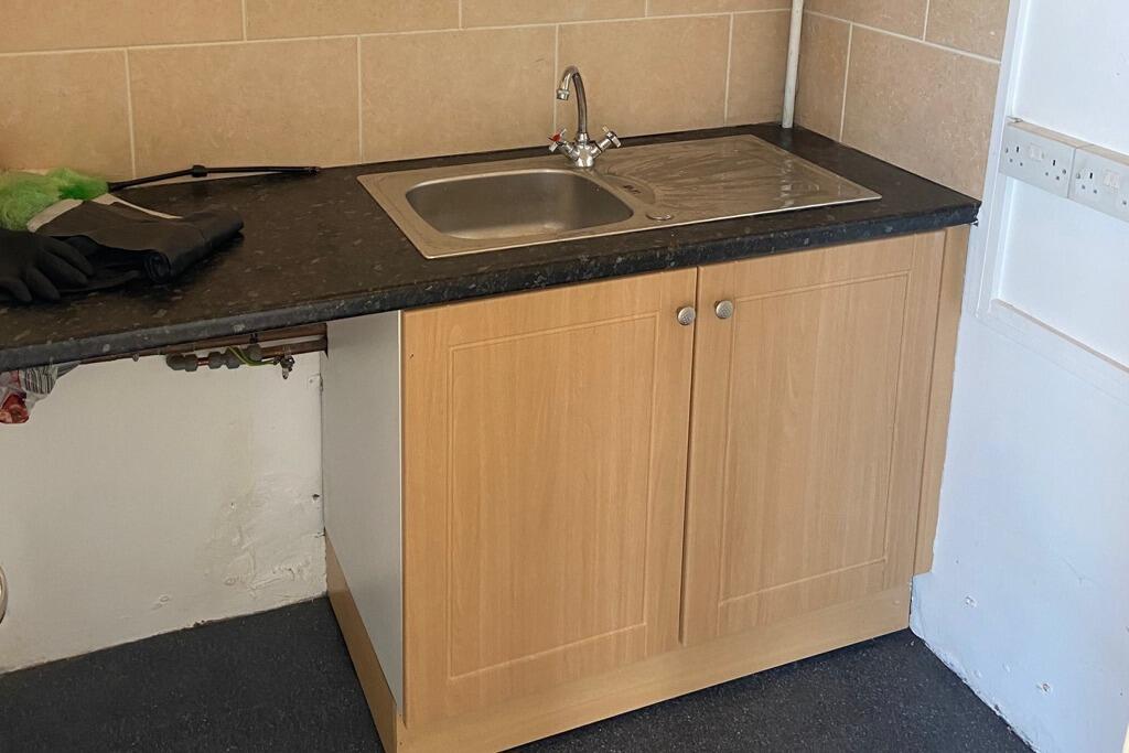 Additional property image - Elmers End Road, Beckenham, Kent, BR3