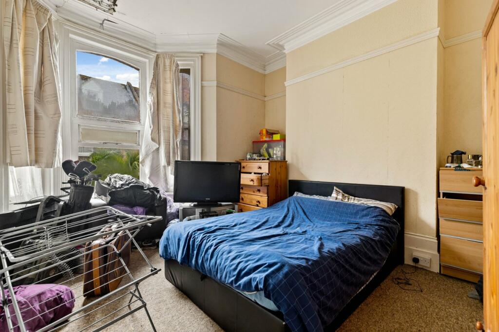 1 bedroom ground floor flat for sale in Coolinge Road, Folkestone, CT20