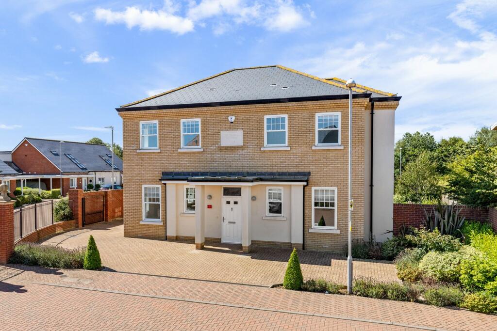 4 bedroom detached house for sale in Hurricane Way, Hawkinge