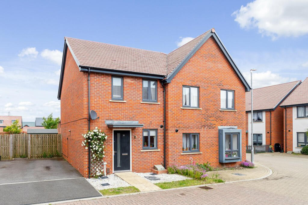 2 bedroom semidetached house for sale in The Lancers, Folkestone, CT20