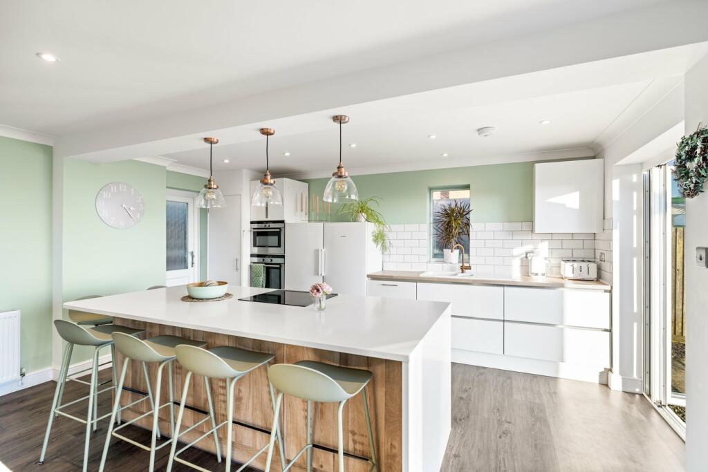 Additional property image - Upper Corniche, Sandgate, Folkestone, CT20