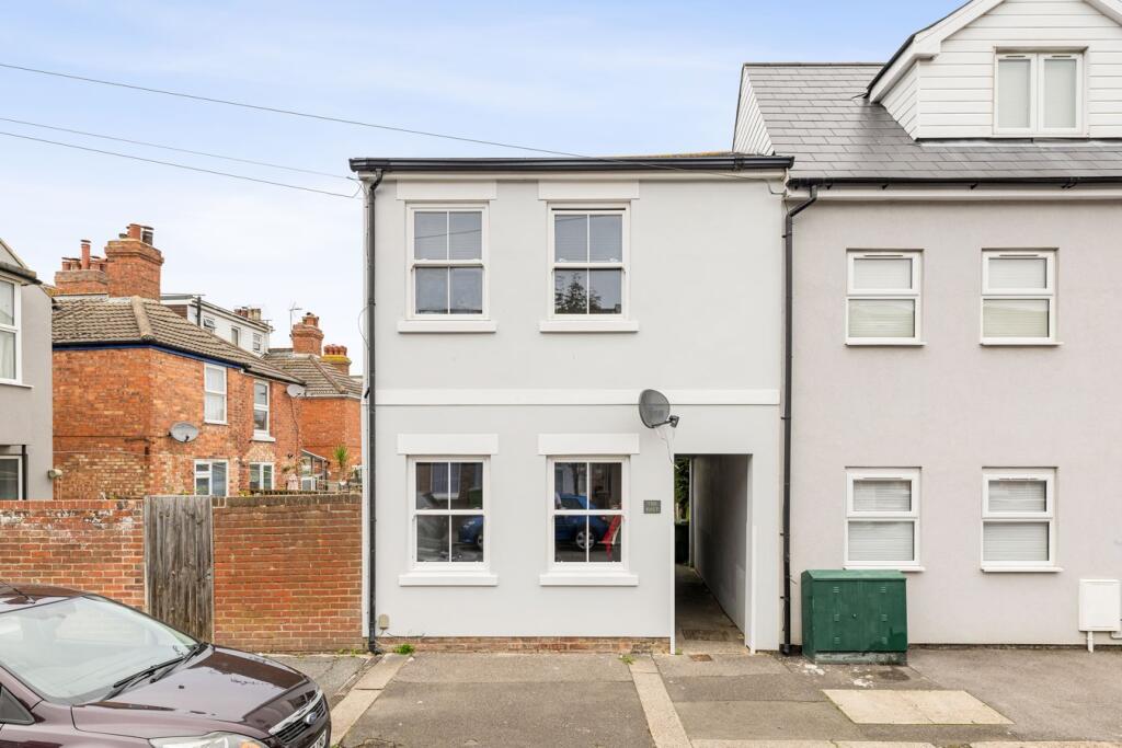 2 bedroom end of terrace house