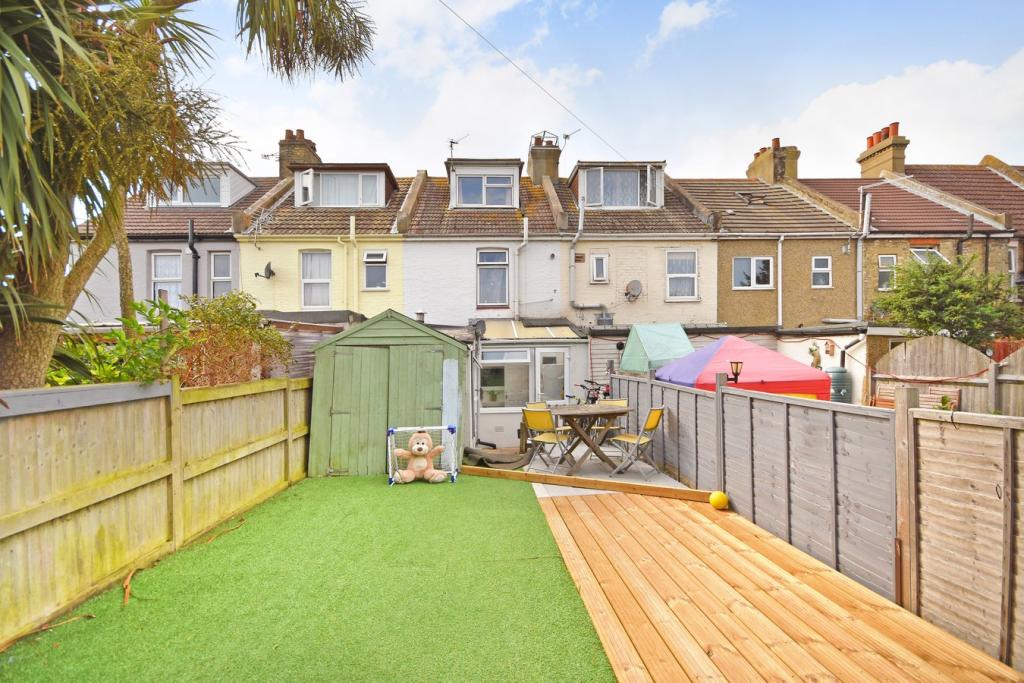 3 bedroom terraced house for sale in Gardens , FOLKESTONE, CT19