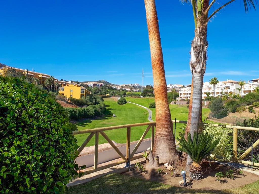 3 bedroom town house for sale in Andalucia, Malaga, Sitio De Calahonda