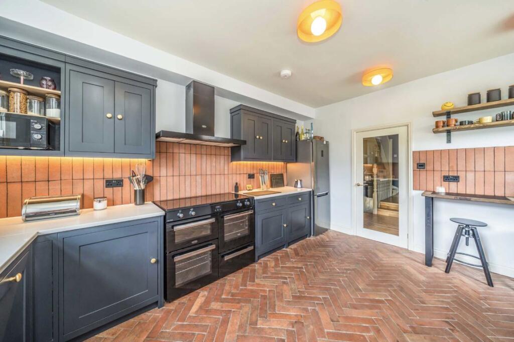 Main image of property: Clapham Park Terrace, Lyham Road