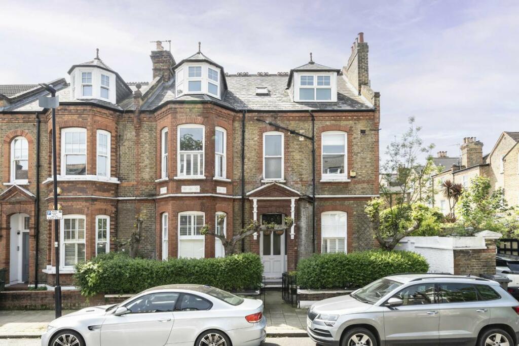 2 bedroom flat for sale in Rosebery Road, Clapham, SW2