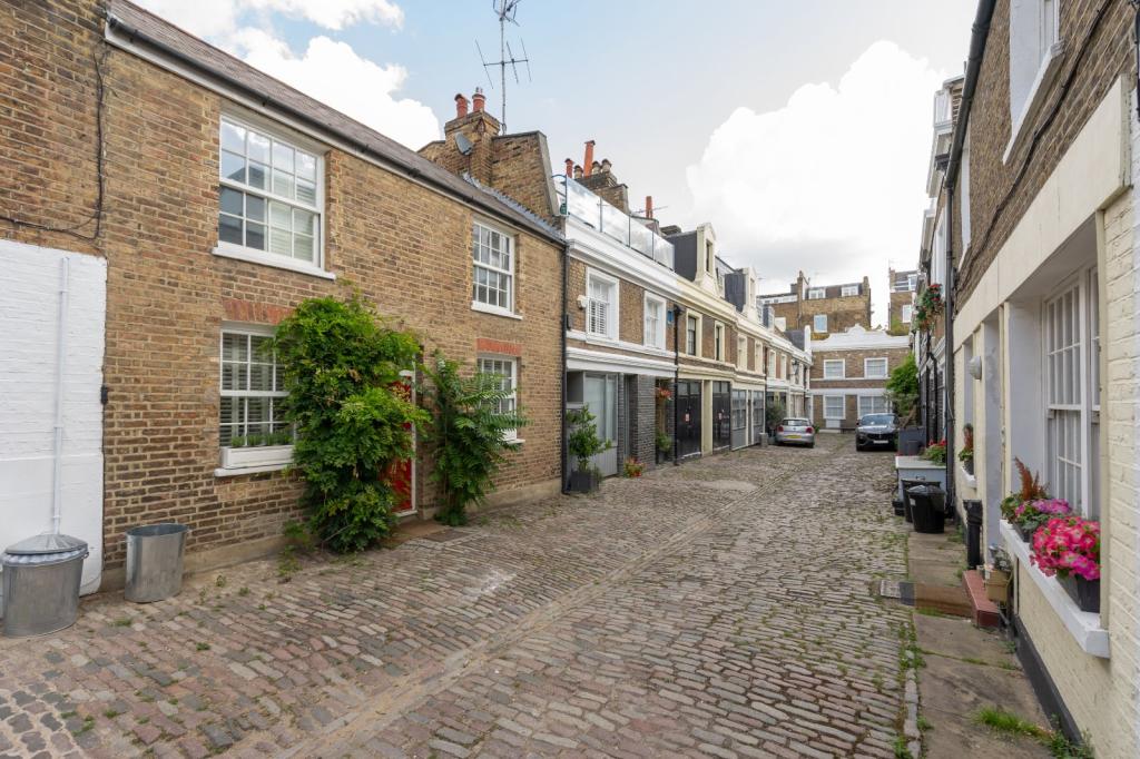 3 bedroom terraced house for sale in Denbigh Close, Notting Hill, W11