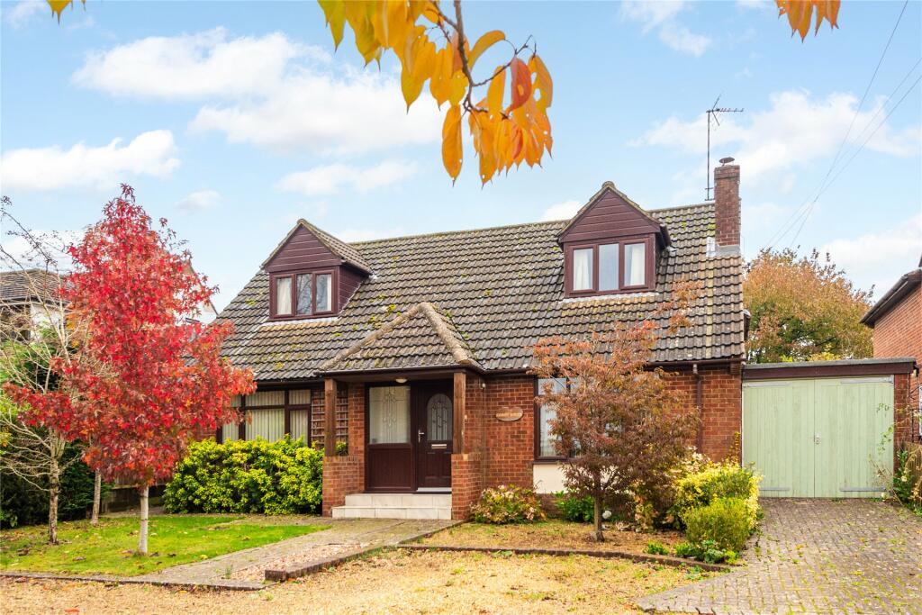 4 bedroom detached house for sale in Main Road, Lacey Green, Princes