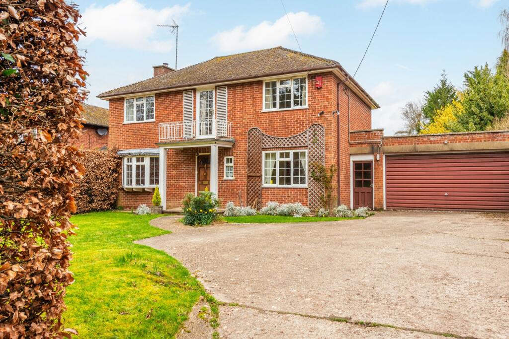 4 bedroom detached house for sale in Mill Lane, Monks Risborough