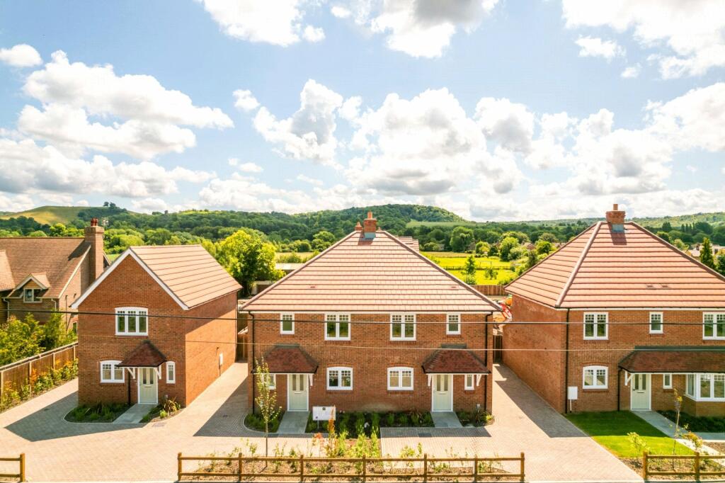3 bedroom semidetached house for sale in Grove Lane, Great Kimble
