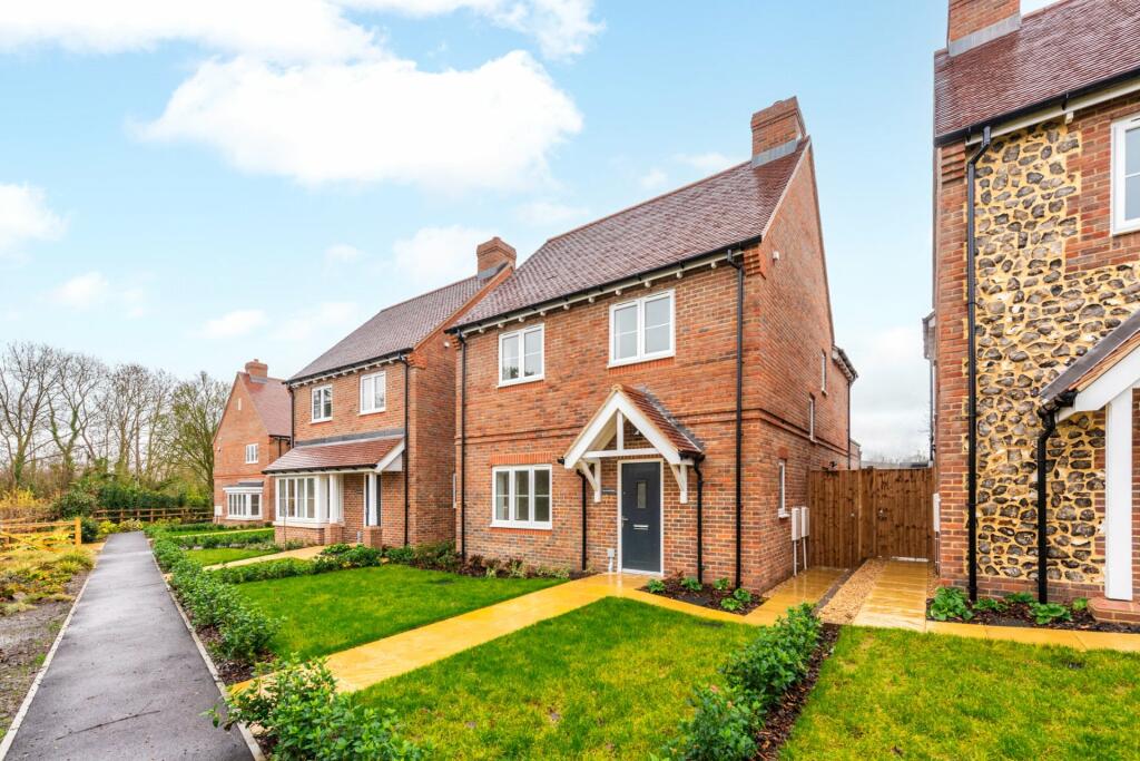 4 bedroom detached house for sale in Chinnor Road, Bledlow, Princes