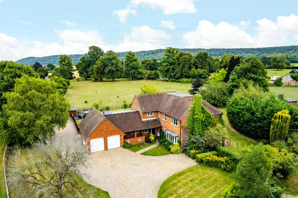 Main image of property: High Street, Kingston Blount, Chinnor, Oxfordshire, OX39
