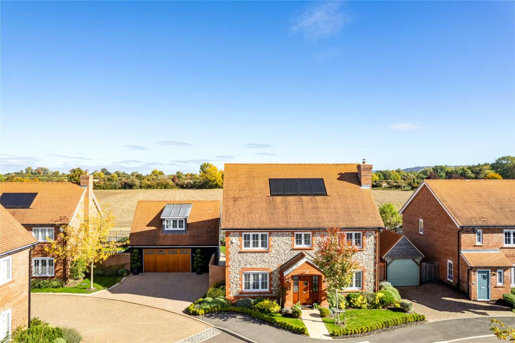 Main image of property: Wayfarers End, Longwick, Buckinghamshire, HP27