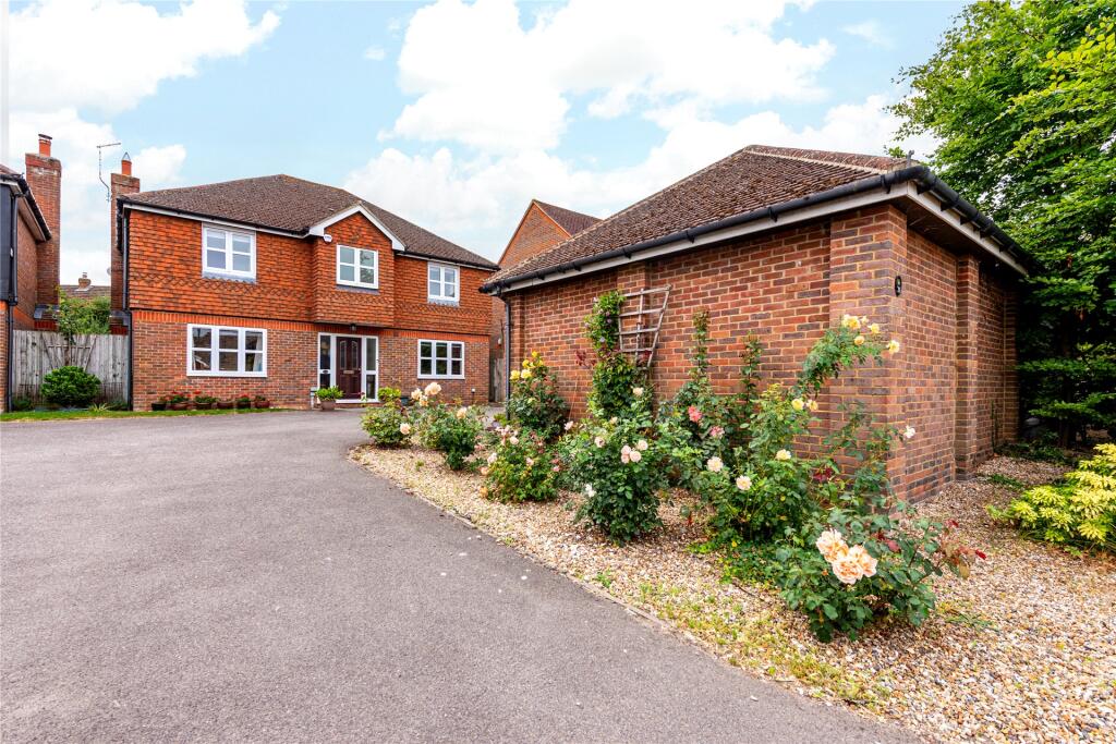 Main image of property: Lower Icknield Way, Chinnor, Oxfordshire, OX39