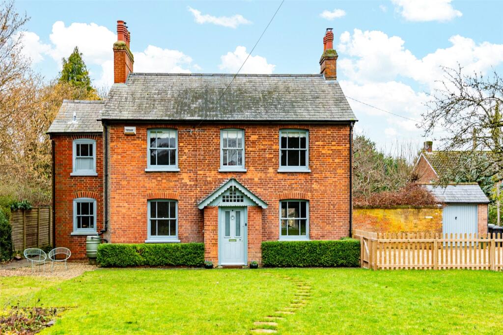 Main image of property: Aylesbury Road, Askett, Princes Risborough, Buckinghamshire, HP27