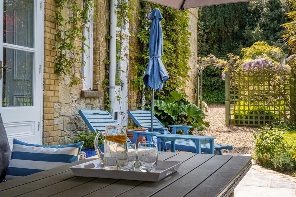 8 bedroom detached house for sale in EXQUISITE PERIOD PROPERTY