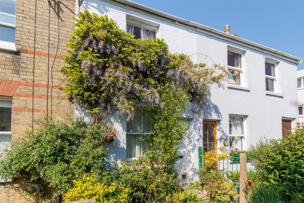 Main image of property: VICTORIAN TERRACED COTTAGE - Sun Hill, Cowes