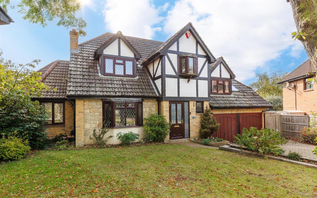 Main image of property: SPACIOUS DETACHED HOME WITH SOLAR PANELS - Old Road, East Cowes