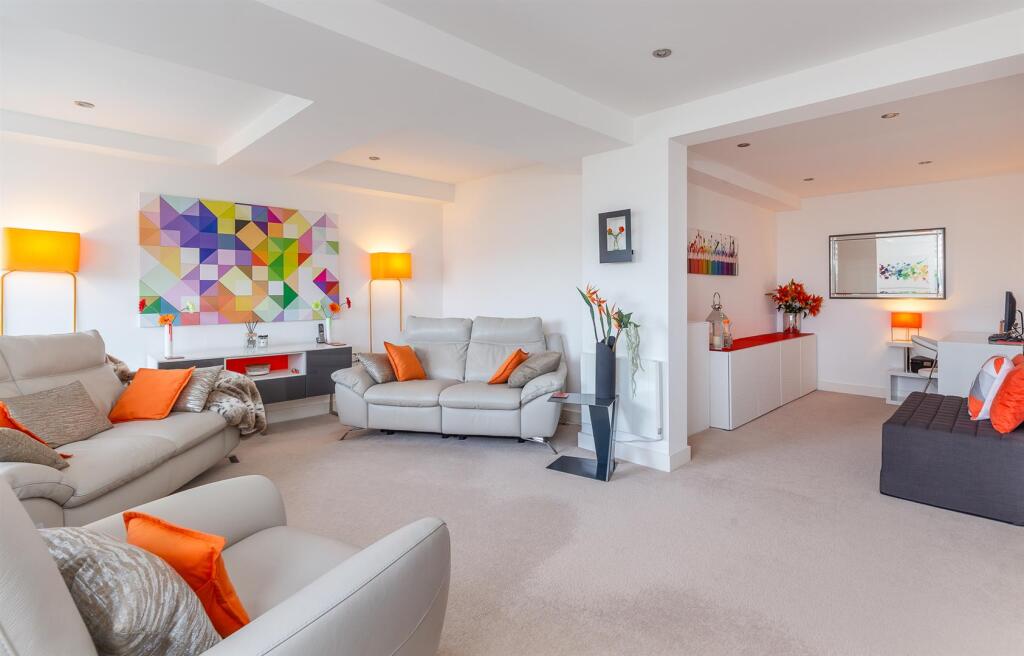 Main image of property: IMMACULATE DUPLEX APARTMENT -  Baring Road, Cowes